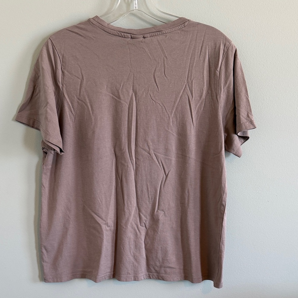 H&M Short Sleeve Crewneck Tee in Dusty Mauve - Picture 3 of 3
